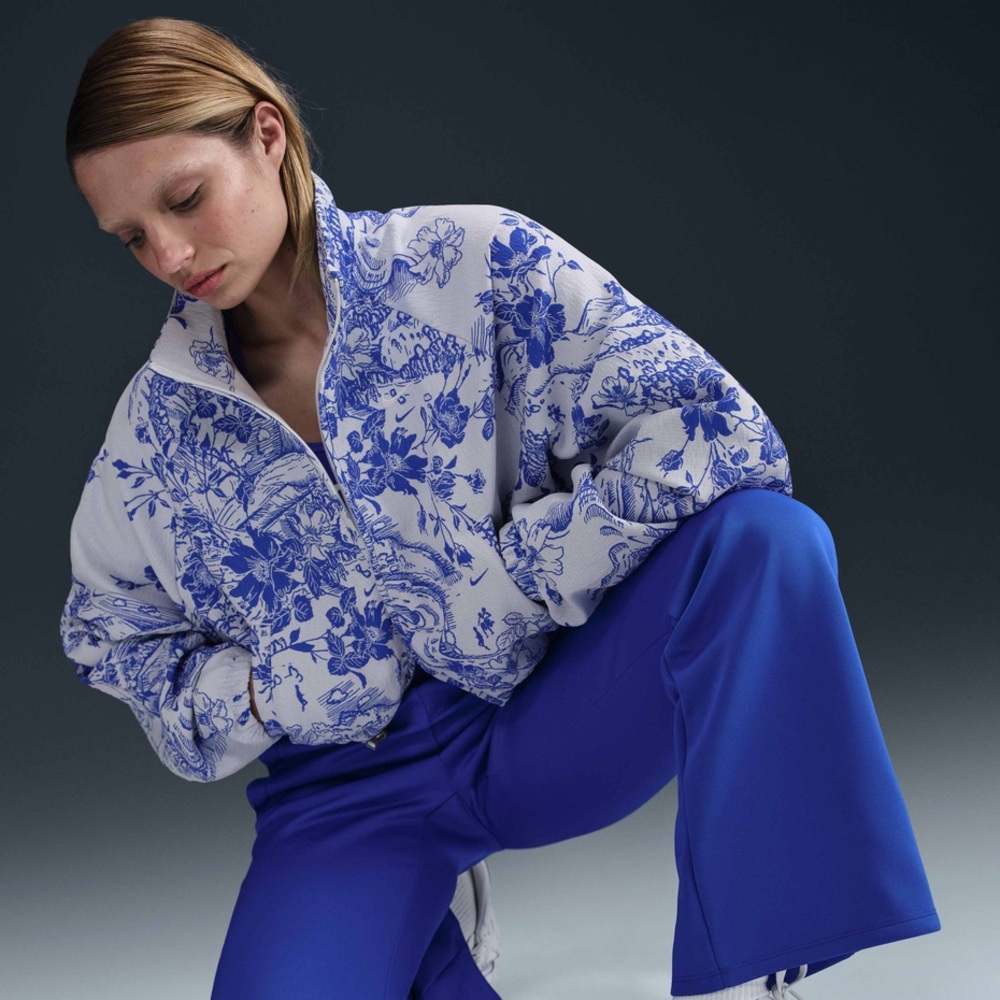 Nike Sportswear Collection Women's Oversized Jacquard Tracksuit Jacket - Picture 4 of 10